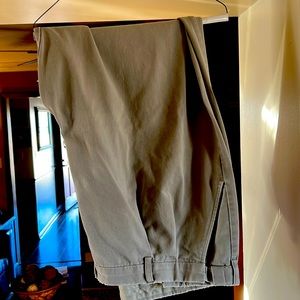 Roundtree in York khaki pants 44 x 30 no cuffs and classic khaki color